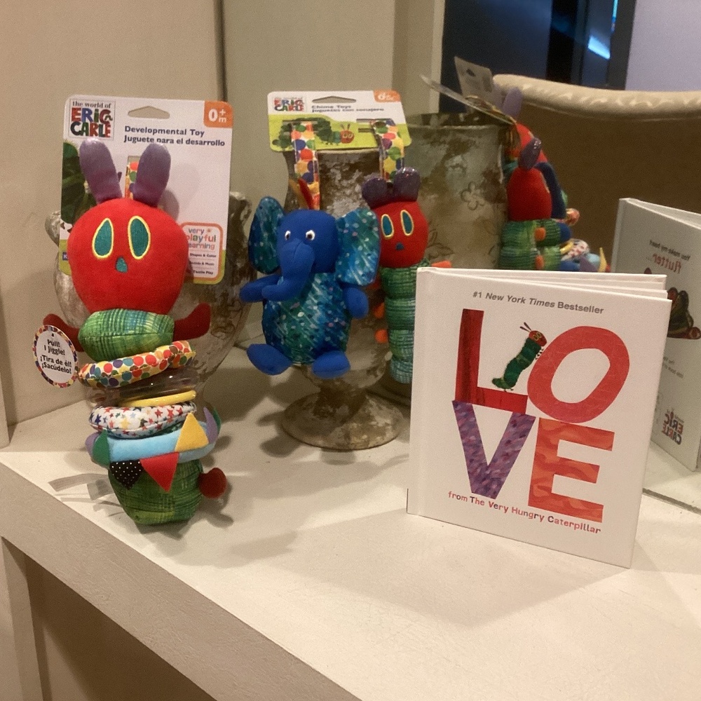 NEW ERIC CARLE 4 PIECE CHIME TOYS DEVELOPMENTAL JIGGLE RATTLE & LOVE BOOK BUNDLE